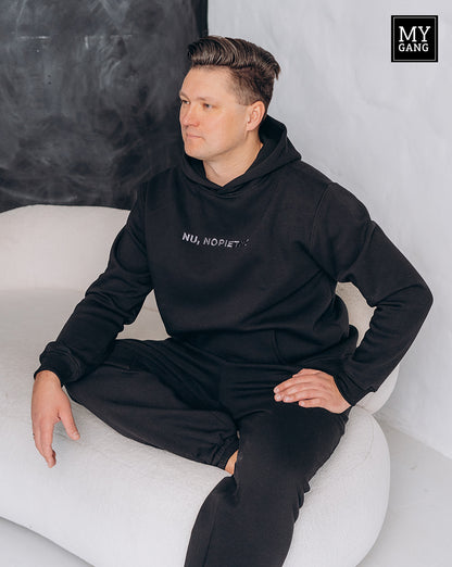 Tracksuit NU, NOPIETNI?