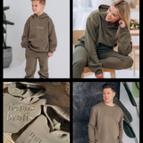 Tracksuit TĒTIS stiprais plecs uz kā balstīties