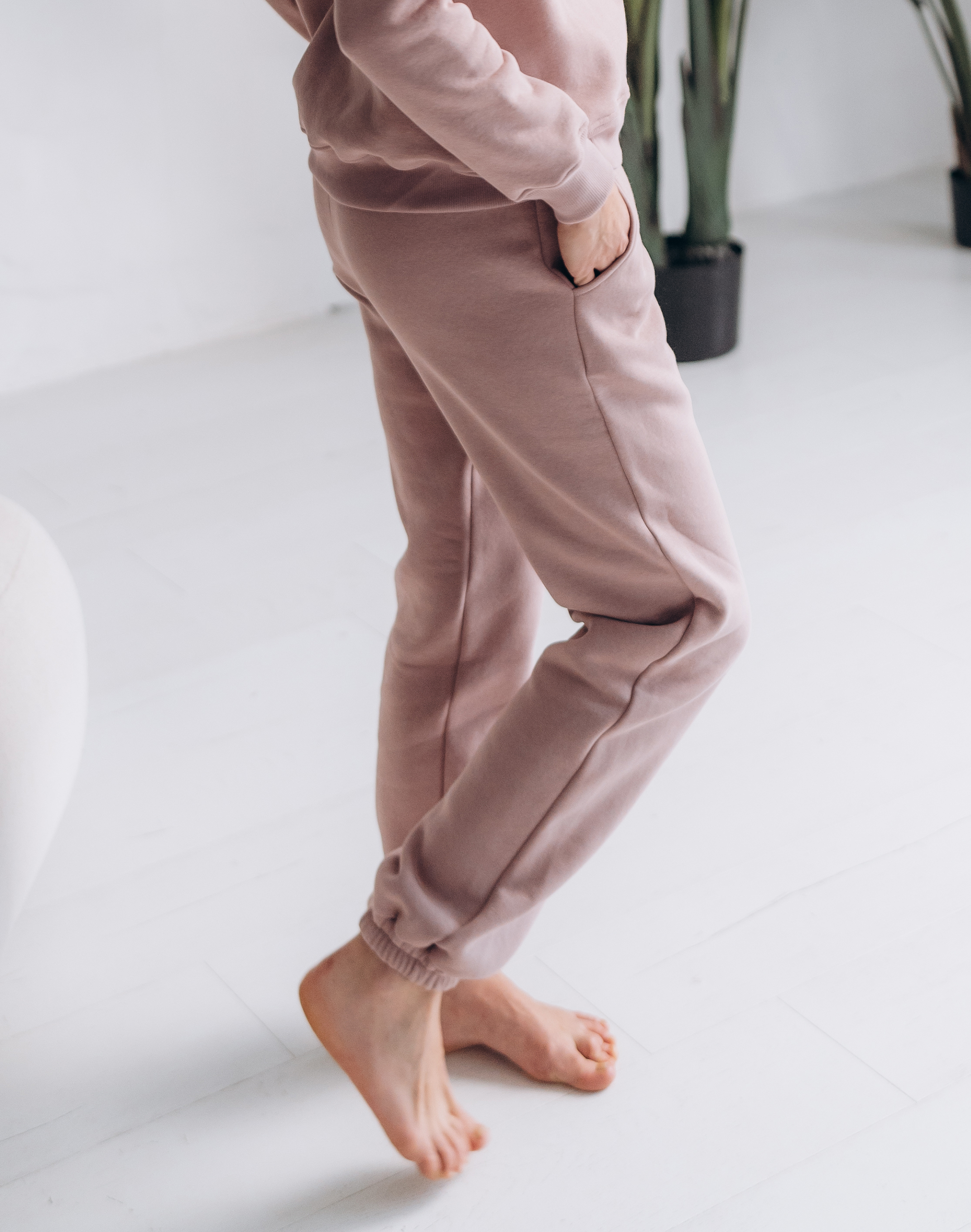 Women’s Pants with Elastic Hem
